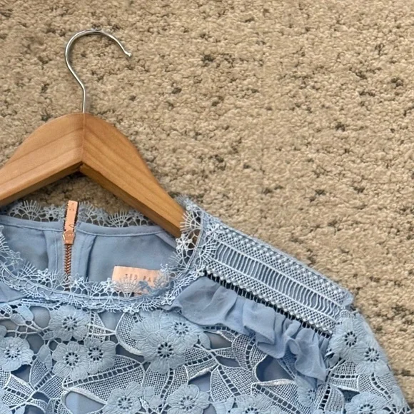Ted Baker NWOT size 1 (S) bell sleeves Sky Blue Lace Blouse. Full descr in pics - Picture 16 of 17